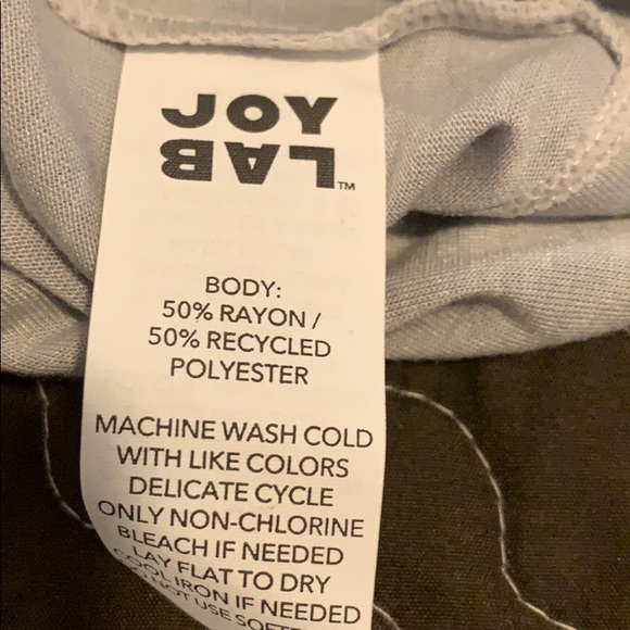 NWT Relaxed Fit Athletic Top - Picture 5 of 5